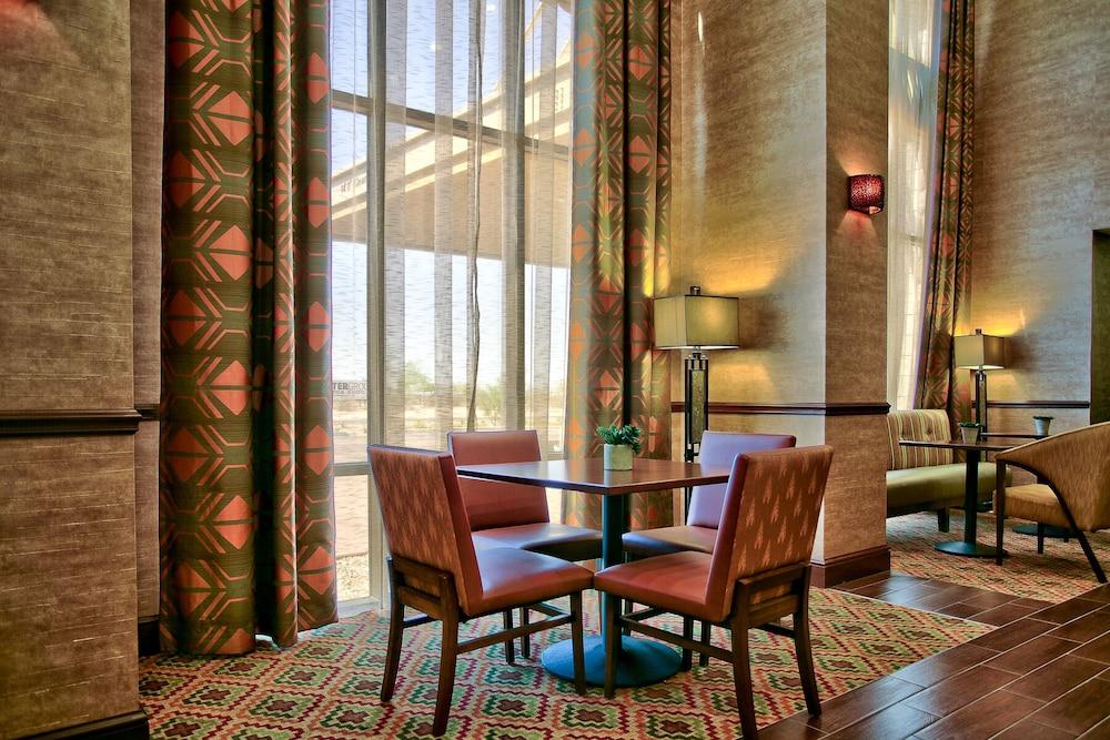 Hampton Inn & Suites Scottsdale At Talking Stick Экстерьер фото