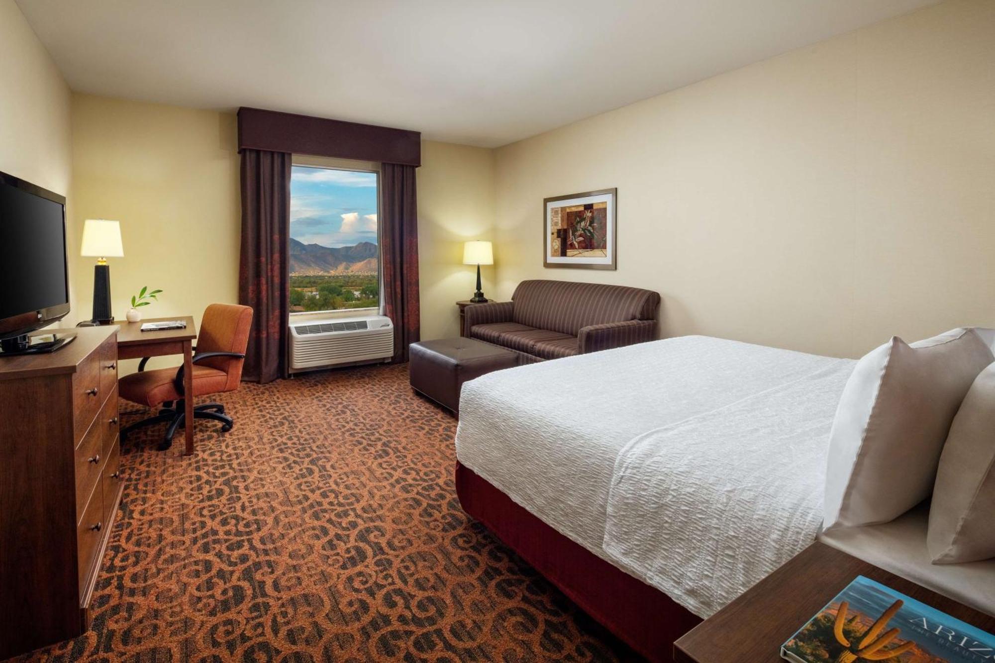 Hampton Inn & Suites Scottsdale At Talking Stick Экстерьер фото