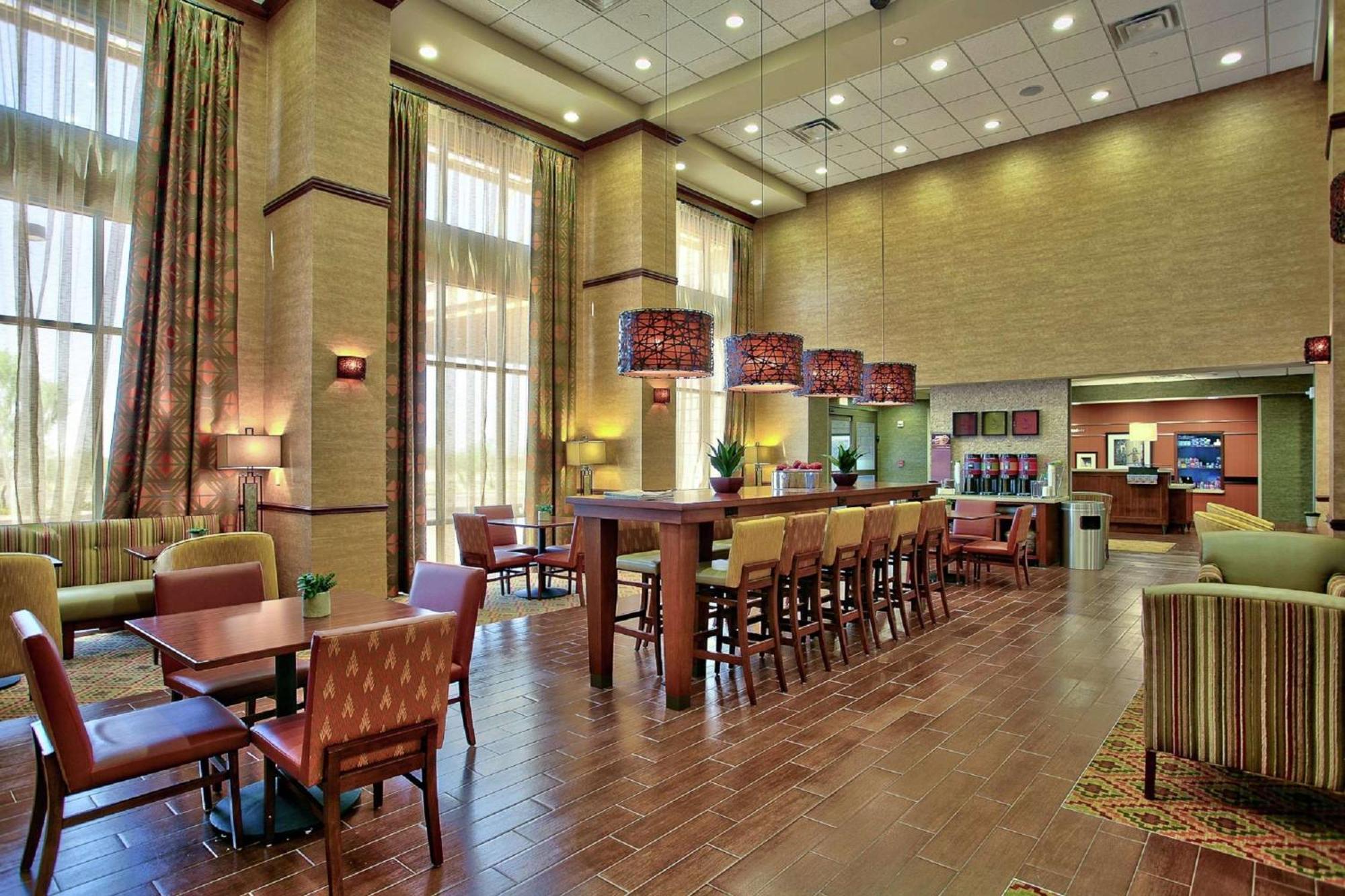 Hampton Inn & Suites Scottsdale At Talking Stick Экстерьер фото